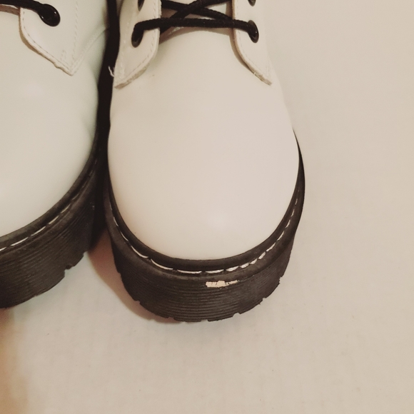 White platform chunky sole black laces combat boots - Picture 9 of 9